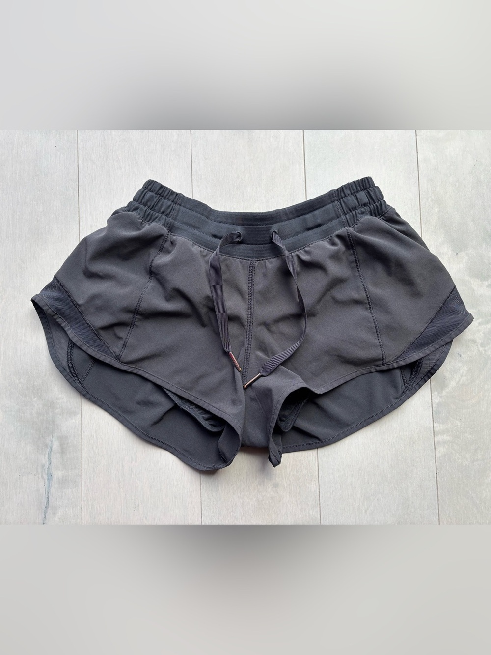 Lululemon shorts size 4